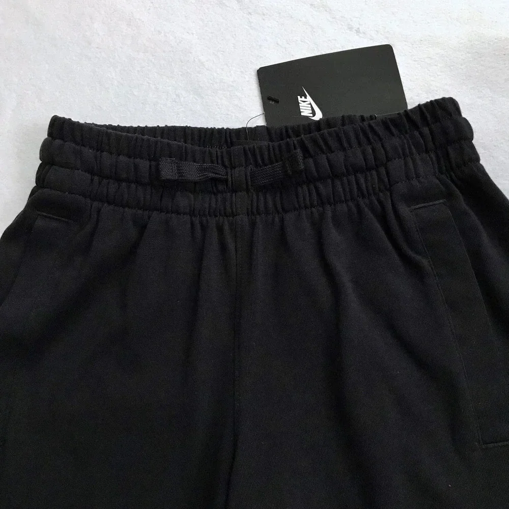Nike NWT Black Performance Sweat Shorts Boys S